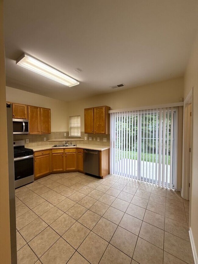 Building Photo - Summerfield Townhomes