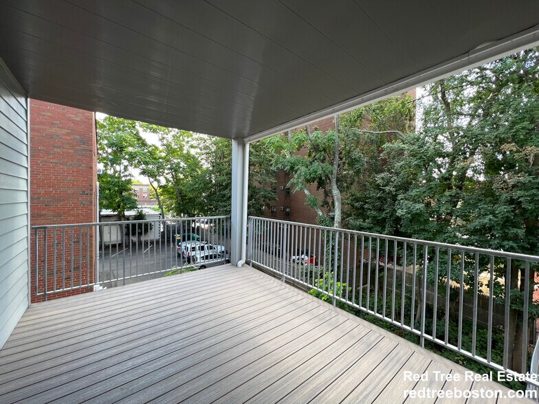 Building Photo - 20 Marion St