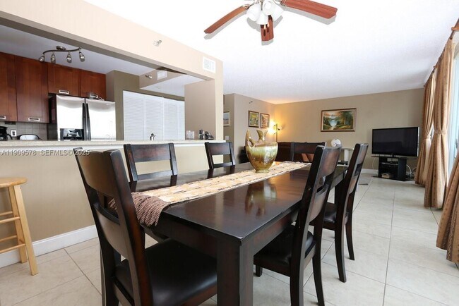 Building Photo - 17800 N Bay Rd