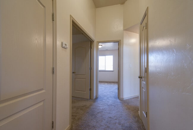 Building Photo - 4 Bedroom in The Knolls at Little Valley