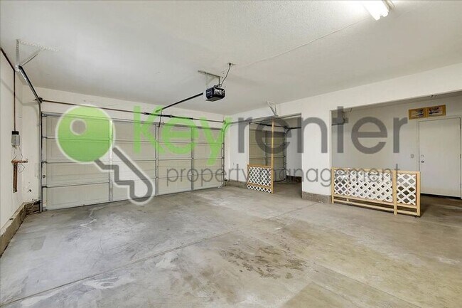 Building Photo - 9033 Chantal Way