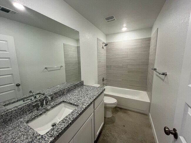 Building Photo - 912 Wax Myrtle Ct