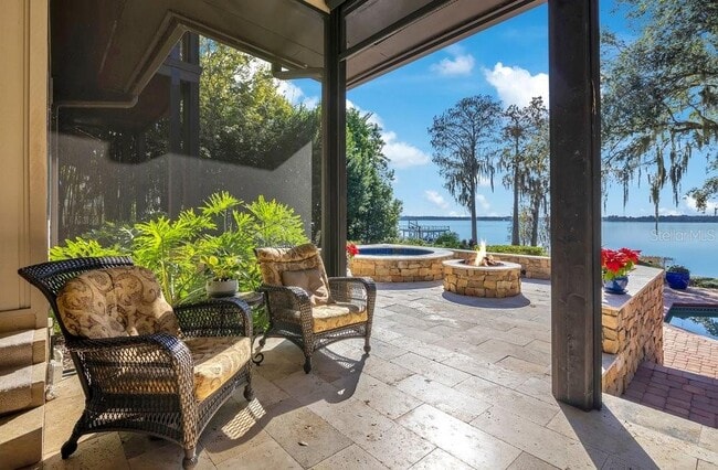 Building Photo - 10577 Down Lakeview Cir