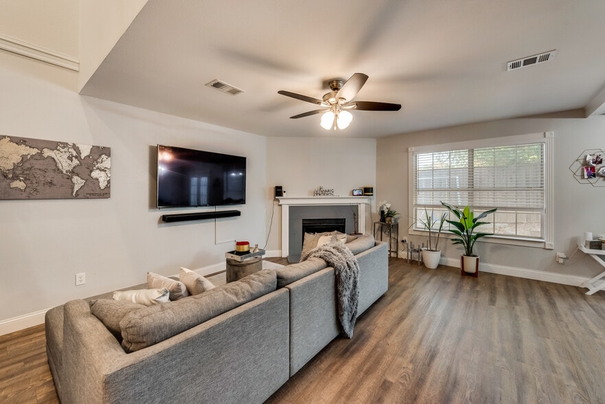 Building Photo - 4025 Southern Charm Ct