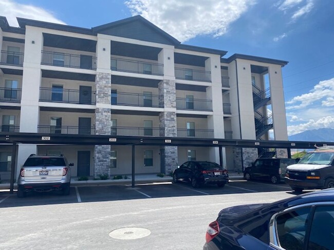 Building Photo - Beautiful 2 Bedroom Condo in Provo!