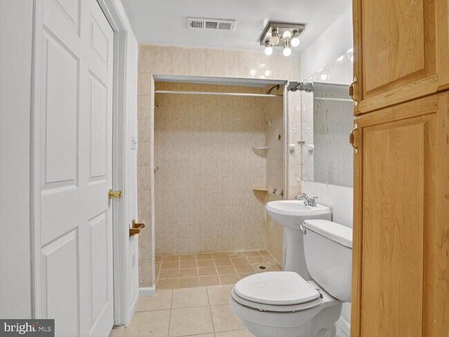 Building Photo - 3844 Koval Ln