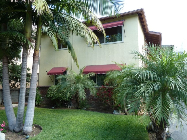 Building Photo - 457 Oak St