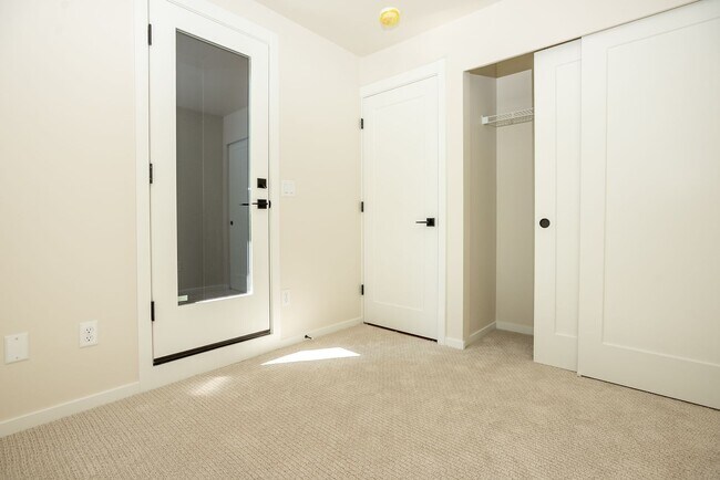 Building Photo - NEW CONSTRUCTION- MOVE- IN READY