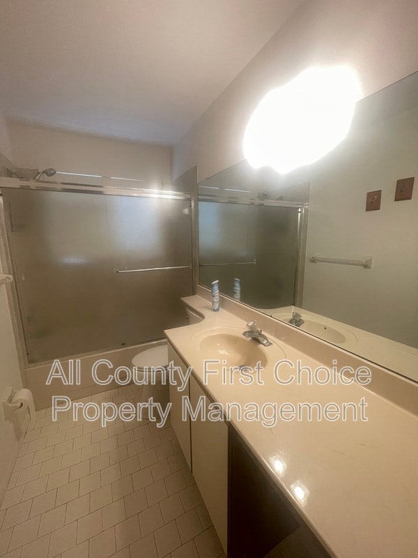 Building Photo - 2662 Sequoia Terrace