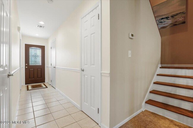 Building Photo - 185 Pear Dr