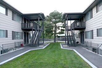 Building Photo - 1485 Benton St