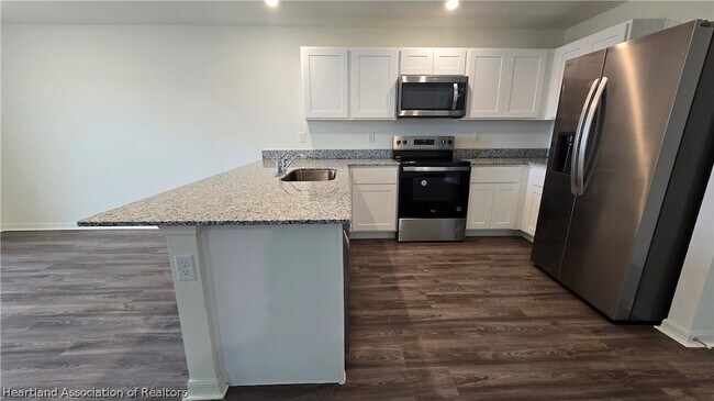 Building Photo - 1260 Stone Ridge Cir