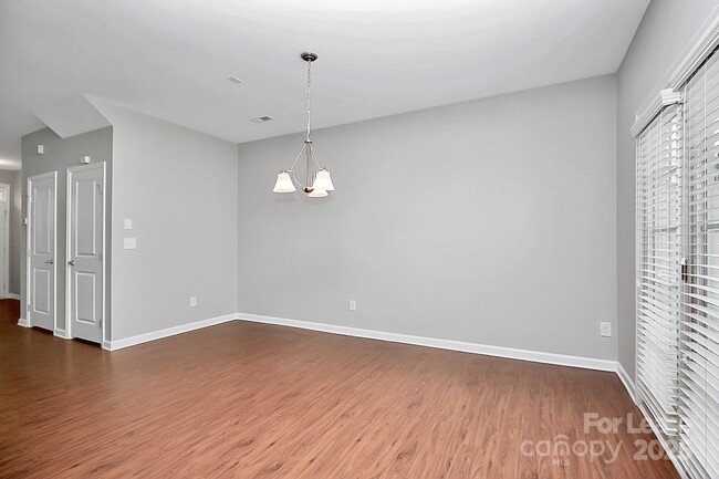 Building Photo - 6826 Colonial Garden Dr