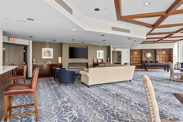 Building Photo - 500 Throckmorton St