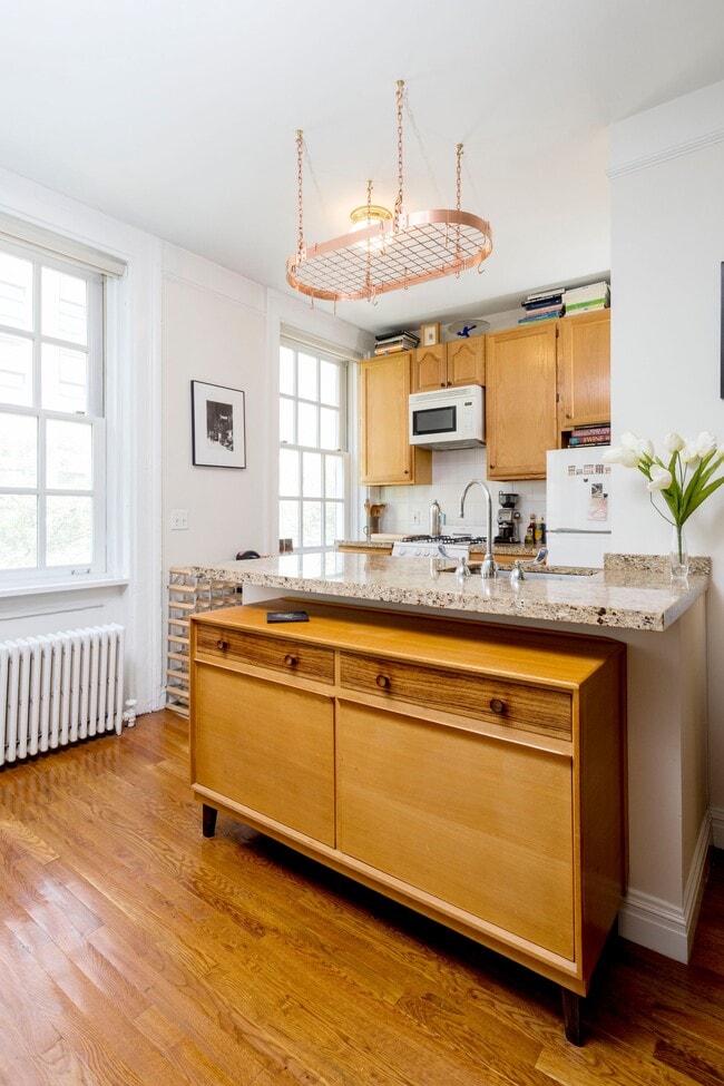 Building Photo - 428 Hudson St