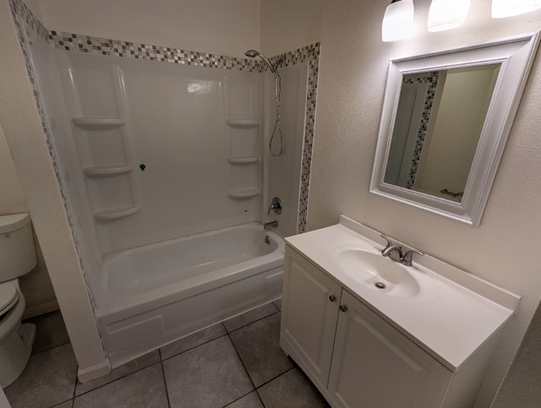 Building Photo - 3022 W San Gabriel Ave