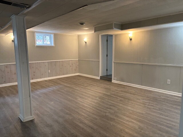 Building Photo - Newly renovated!!!