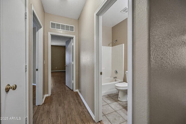 Building Photo - 6417 W Elwood St