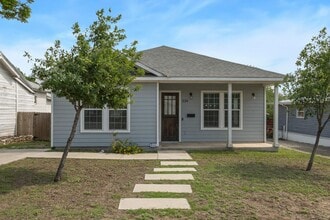 Building Photo - 534 Rigsby Ave
