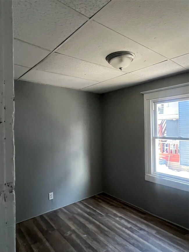 Building Photo - 415 Adams Ave