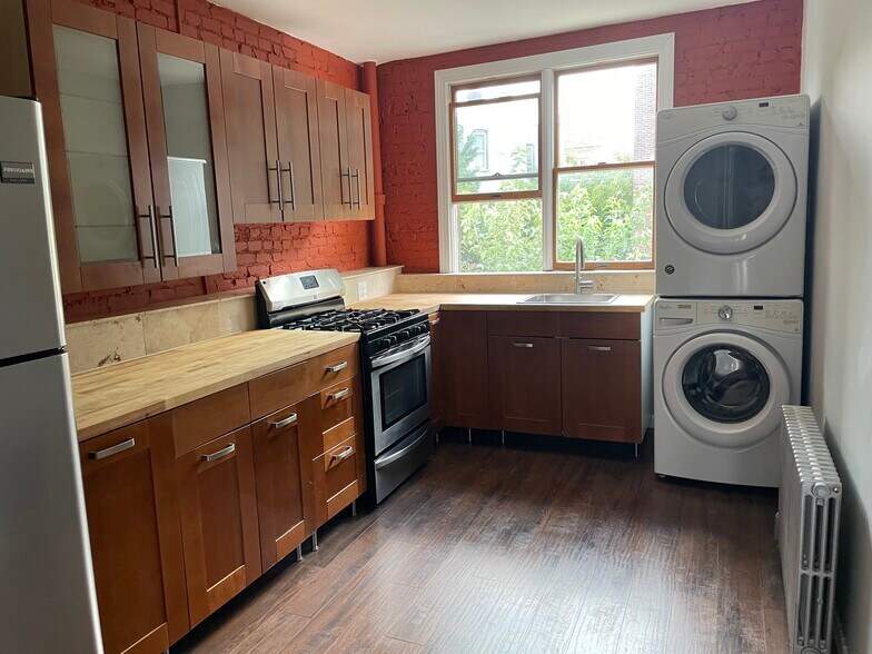 Building Photo - 48 65th St