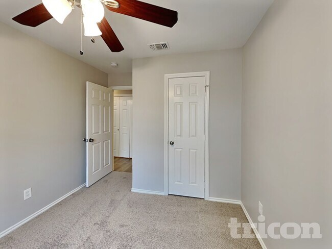 Building Photo - 352 N Beltwoods Dr