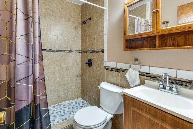 Building Photo - 3912 Bishopmill Dr
