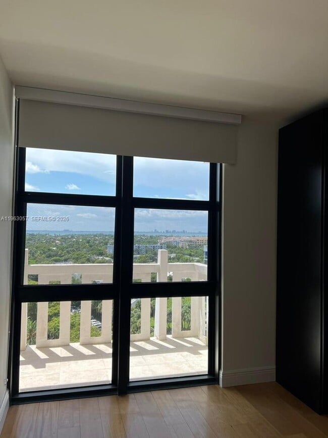 Building Photo - 1111 Crandon Blvd