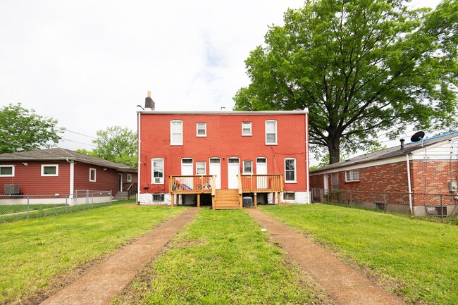 Building Photo - 6126 Vermont Ave