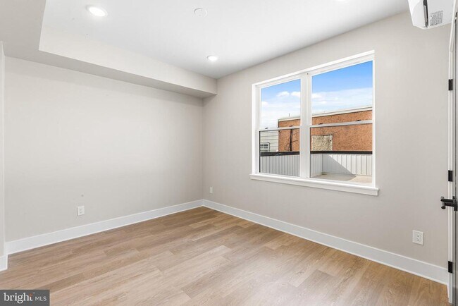 Building Photo - 1903 Jackson St