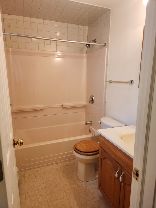 Building Photo - 96 Portland Ave