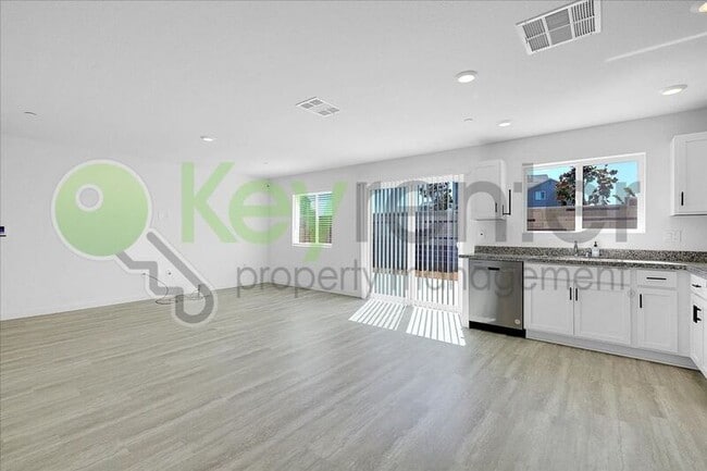 Building Photo - 2129 Shady Tree Cir