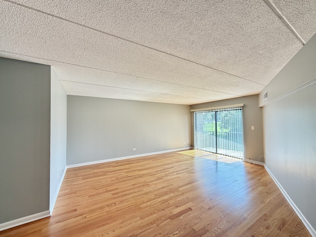 Building Photo - 525 N Quentin Rd