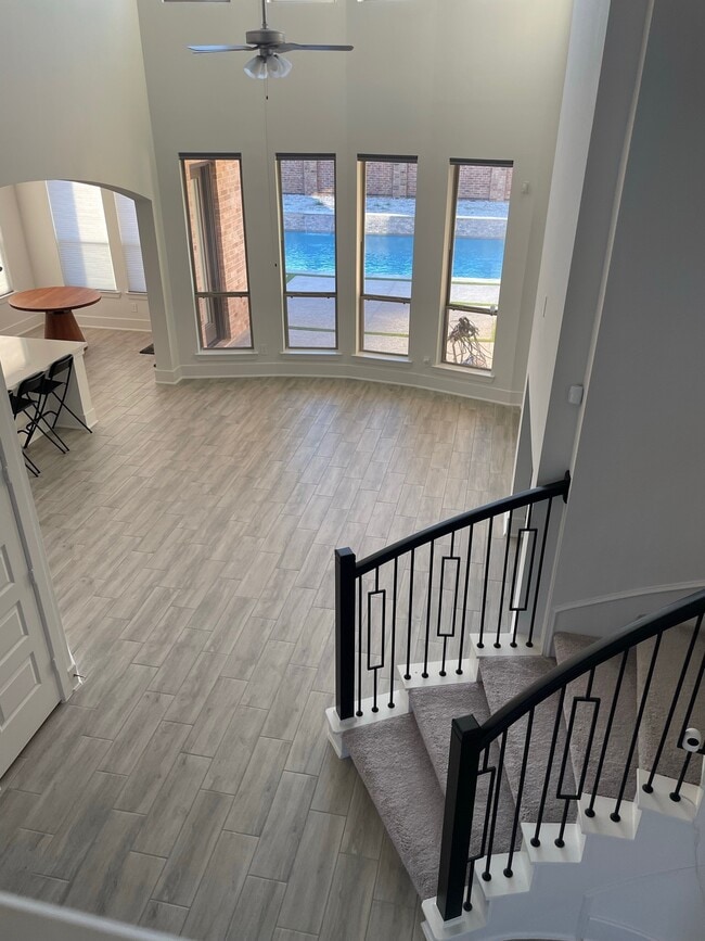 Building Photo - 15623 Roscobie Park Dr