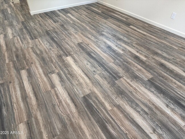 Building Photo - 217 W Estate Ln