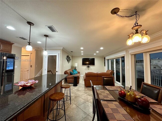 Building Photo - 1516 Aqueduct Ln