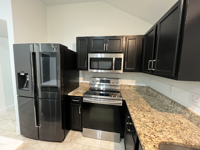 Building Photo - 6304 Spring Ranch Dr