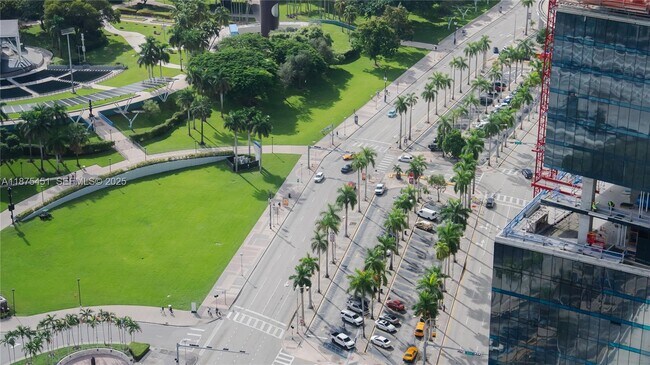 Building Photo - 398 NE 5th St