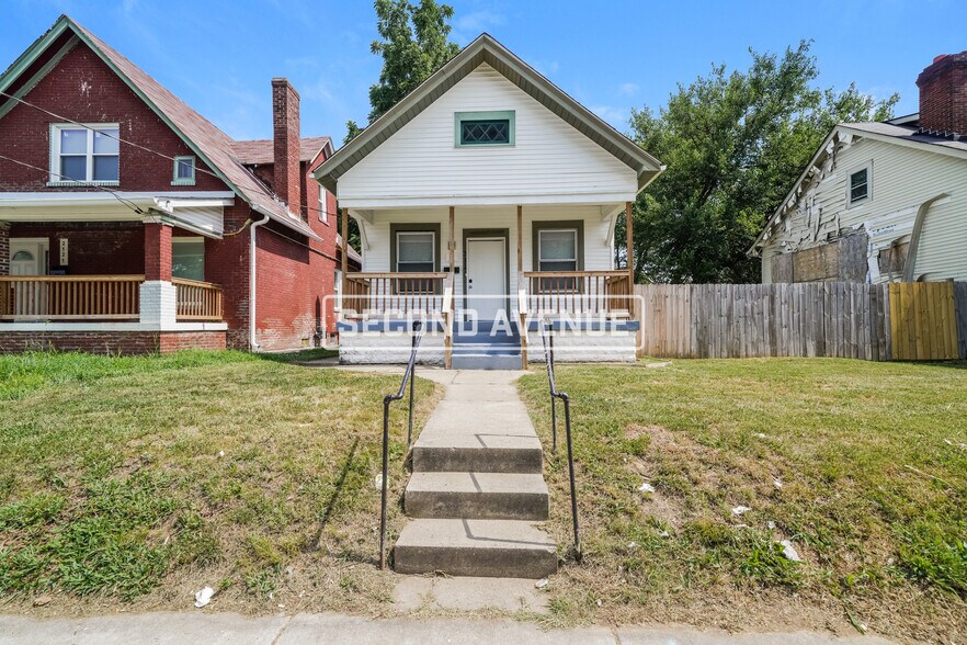 Primary Photo - 2117 W Hill St