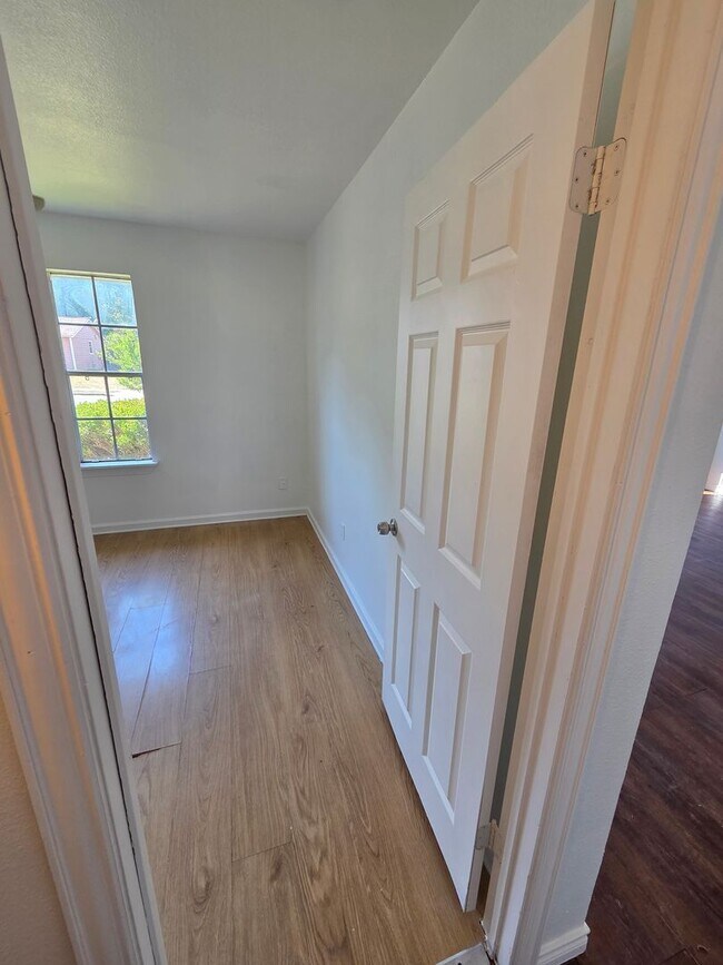 Building Photo - Nice 3 bedroom 1 bath for rent