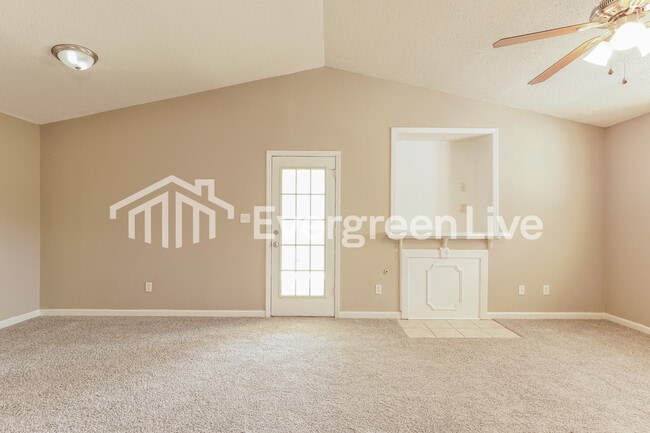 Building Photo - 159 Long Creek Dr