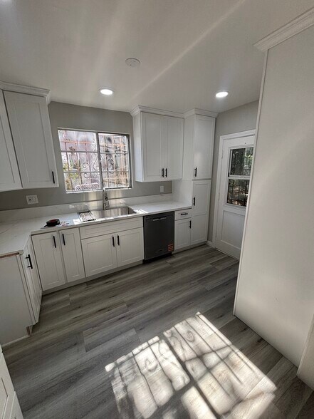 Building Photo - 4101 Don Tomaso Dr