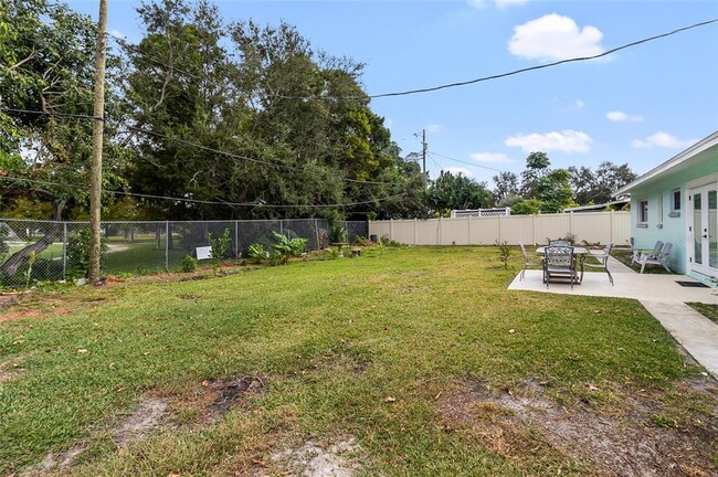 Building Photo - 3700 Whiting Dr SE