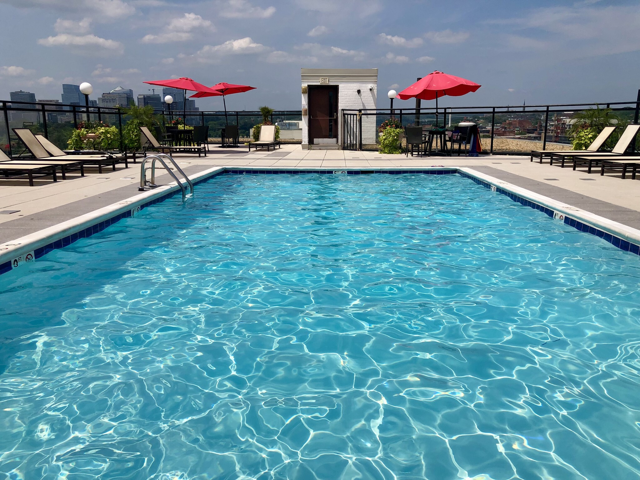 Rooftop Pool - 950 25th St NW