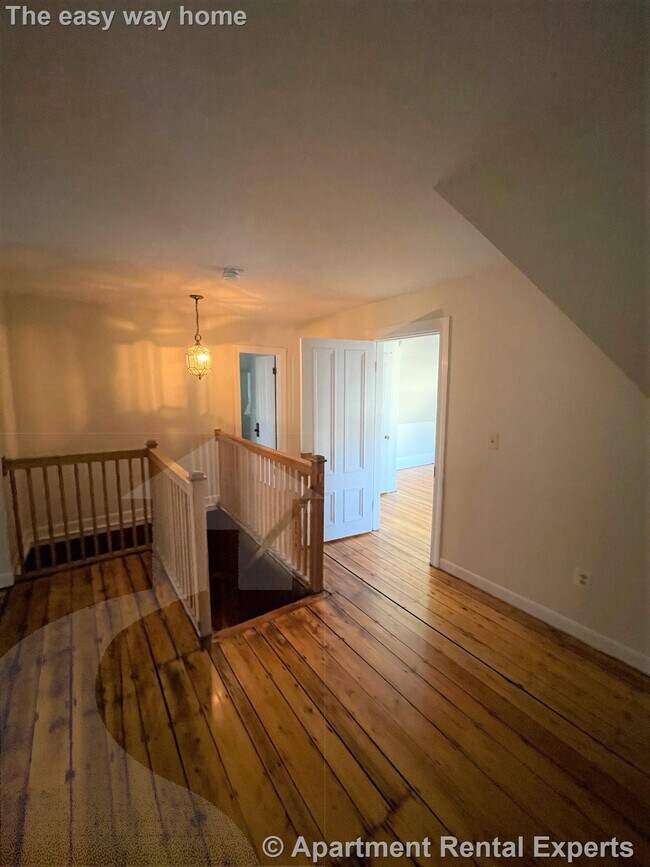 Building Photo - 14 Chestnut St