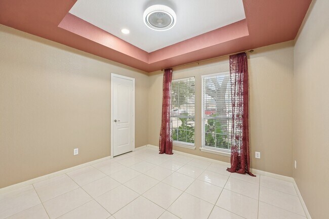 Building Photo - 15114 Magnoliabough Pl