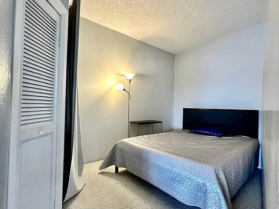 Building Photo - 10 Bay Street Landing