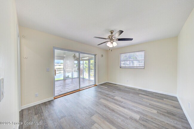 Building Photo - 1065 Molaki Dr