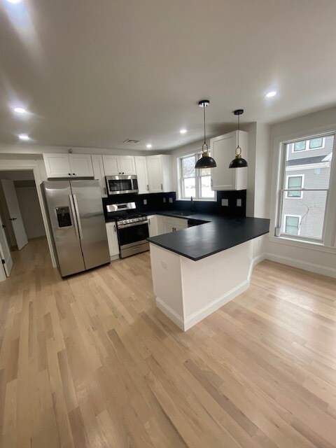 Building Photo - 55 Dustin St