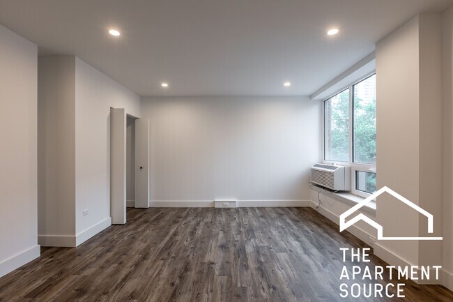 Building Photo - 941 W Carmen Ave